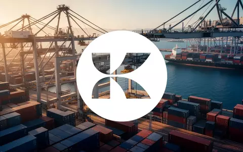 Modernes, automatisiertes Hafenterminal mit Containern in der Abenddämmerung. - Foto: über boerse-global.de