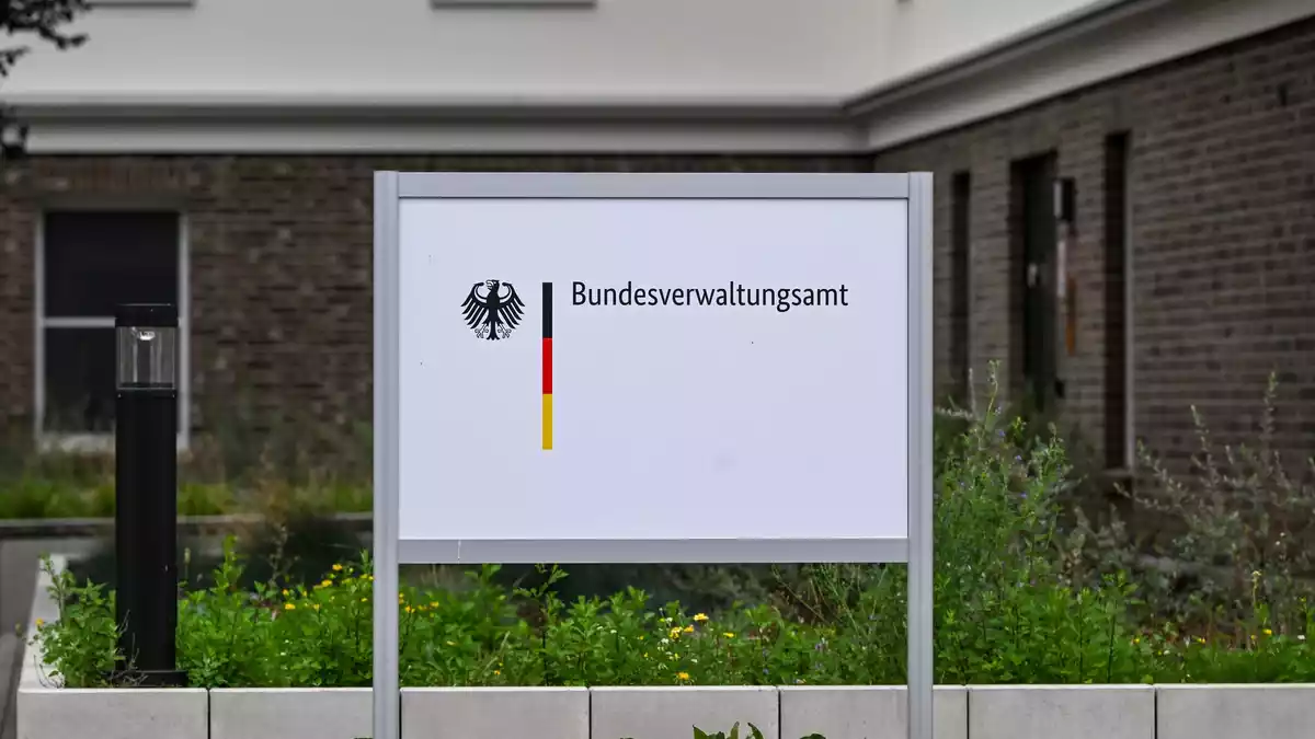 Das Bundesverwaltungsamt. Hier eine Außenstelle in Brandenburg. (Archivbild) - Bild: Jens Kalaene/dpa
