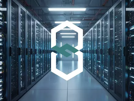 Moderne Serverinfrastruktur in einem Rechenzentrum mit blauer Beleuchtung als Symbol für Cloud-Computing und Technologie. - Foto: über boerse-global.de