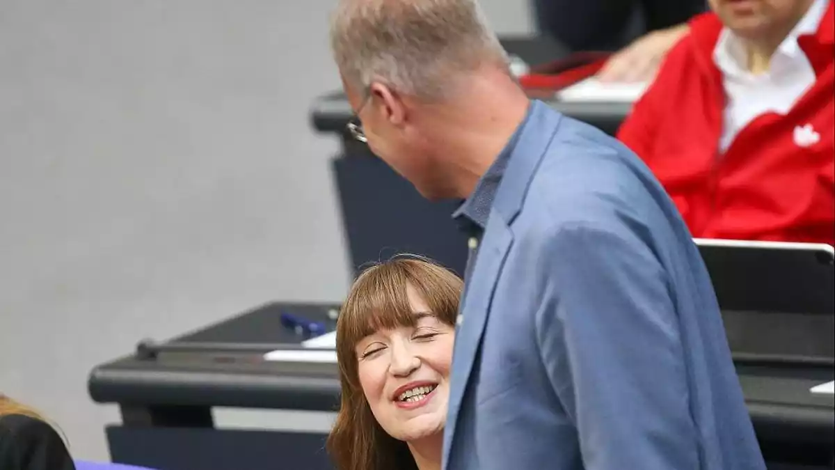 Infratest: SPD und Linke legen zu - AfD weiter klar vor Union