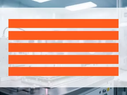 Abstrakte Darstellung einer modernen Halbleiter-Testumgebung mit Fokus auf technologische Präzision und industrielle Stabilität. - Foto: über boerse-global.de