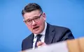 Boris Rhein (CDU), Ministerpräsident von Hessen, pocht auf den Verbleib der Commerzbank in Frankfurt. (Archivbild) - Foto: Michael Kappeler/dpa