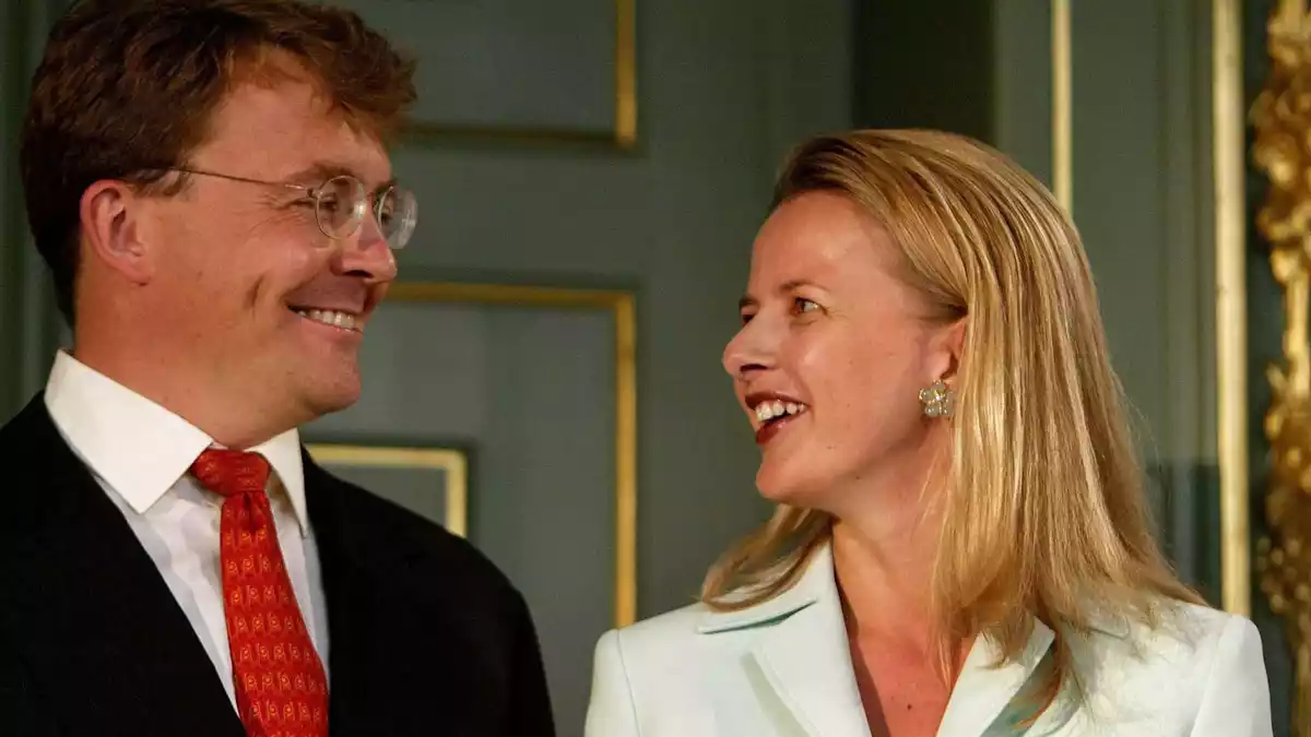 Mabel Wisse Smit im Jahr 2004 mit ihrem damaligen Verlobten Prinz Friso (1968-2013). (Archivbild) - Bild: picture alliance / dpa