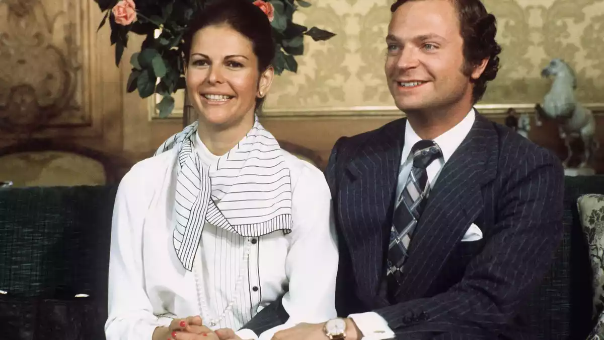 König Carl Gustaf von Schweden bei seiner Verlobung mit der bürgerlichen Deutschen Silvia Sommerlath am 15. März 1976. (Archivbild) - Bild: Horst Ossinger/dpa