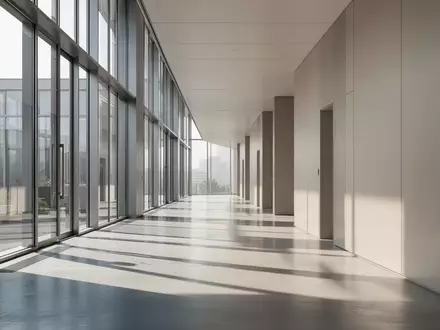 Minimalistische Architektur mit klaren Linien und natürlichem Lichteinfall in einem modernen Bürogebäude. - Foto: über boerse-global.de