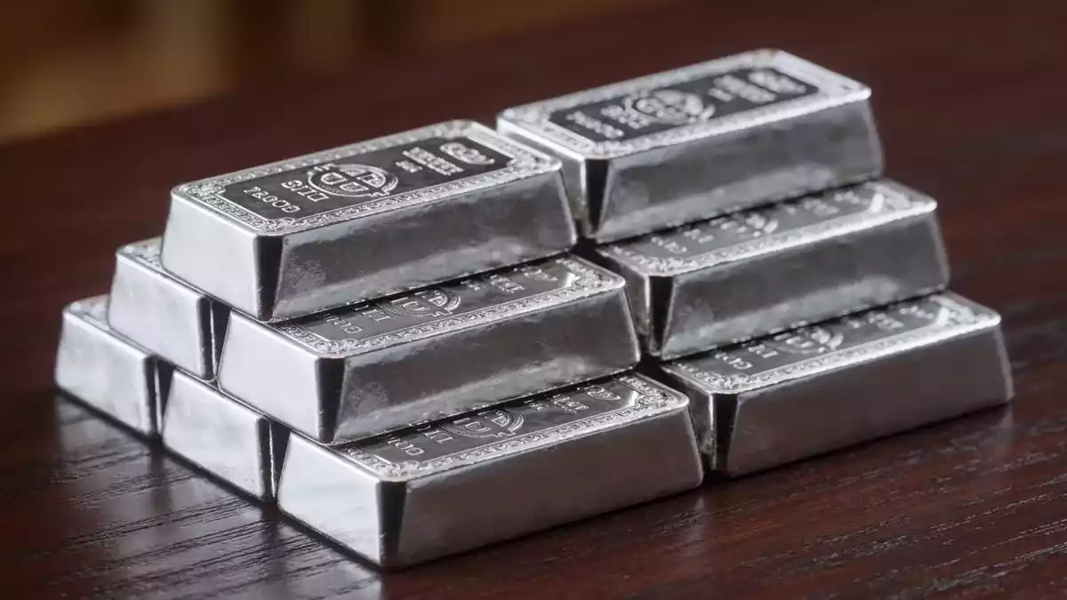 Silver Prices Swing on Jobs Report, Fed Rate Cut Bets, Supply Deficit