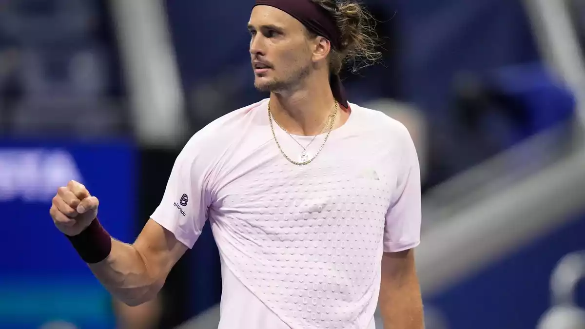 Alexander Zverev bejubelt das Weiterkommen. - Bild: Frank Franklin II/AP/dpa