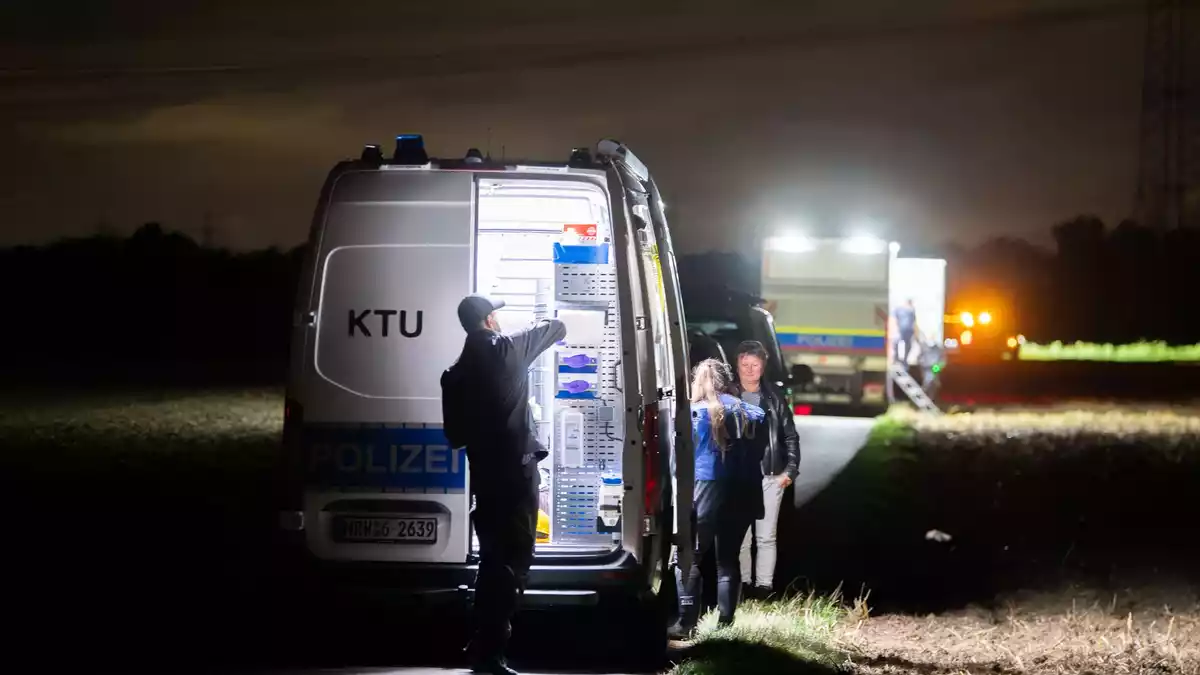 An einem Umspannwerk in Dormagen wurde ein verdächtiger Gegenstand gefunden. - Bild: Alexander Franz/dpa