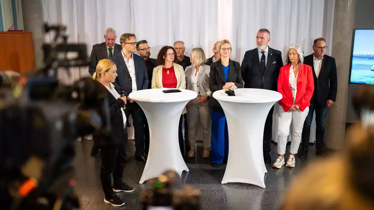 Ex-BSWler stehen zur Thüringer Koalition. - Bild: Jacob Schröter/dpa
