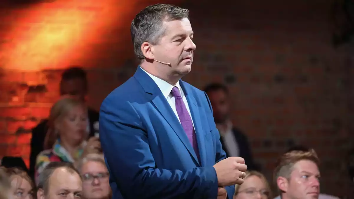 «Und ich finde es ganz spannend, dass jetzt hier aus Berlin wieder Einzelne mir irgendwo Ratschläge geben, was ich nicht machen darf», sagt Sven Schulze (CDU). - Bild: Klaus-Dietmar Gabbert/dpa
