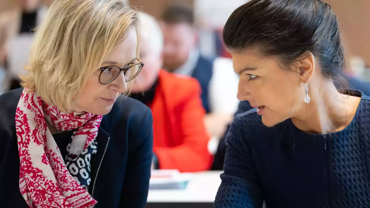 Im Dezember 2024 herrschte noch Einigkeit zwischen Sahra Wagenknecht und Katja Wolf. (Archivbild) - Bild: Michael Reichel/dpa
