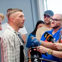 Podolski warnte arnte Kritiker auch deutlich vor weiteren Beleidigungen. - Foto: Uwe Anspach/dpa