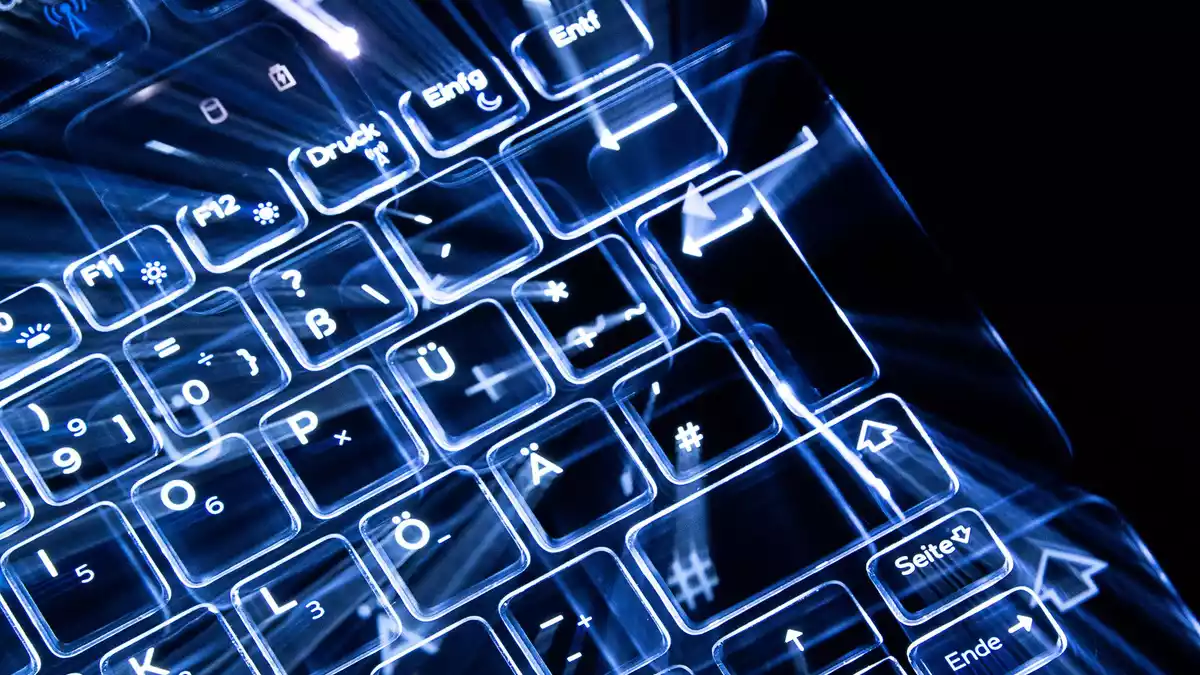 Das Datennetz der Berliner Verwaltung war tagelang Ziel eines Hackerangriffs. (Symbolbild)  - Bild: Sebastian Gollnow/dpa
