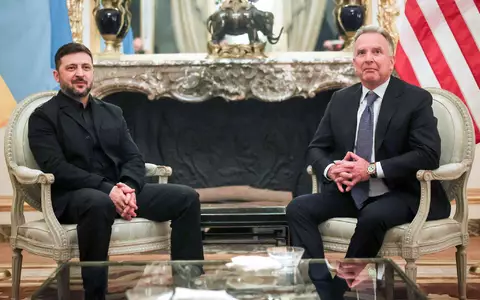 Die US-Vermittler Steve Witkoff und Jared Kushner reisen nach Worten des ukrainischen Präsidenten Wolodymyr Selenskyj am Sonntag nach Kiew. (Archivbild) - Foto: Thomas Padilla/AP/dpa