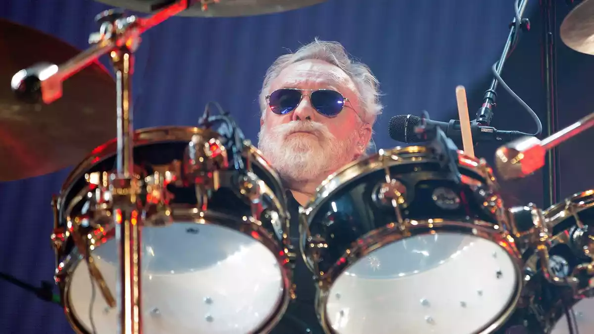 Für Queen-Schlagzeuger Roger Taylor ist Freddie Mercury bis heute unerreicht. (Archivbild) - Bild: Georg Hochmuth/epa/dpa