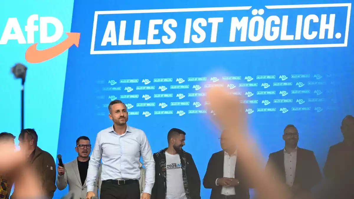 AfD-Spitzenkandidat Ulrich Siegmund hofft auf einen historischen Wahlsieg. - Bild: Michael Brandt/dpa