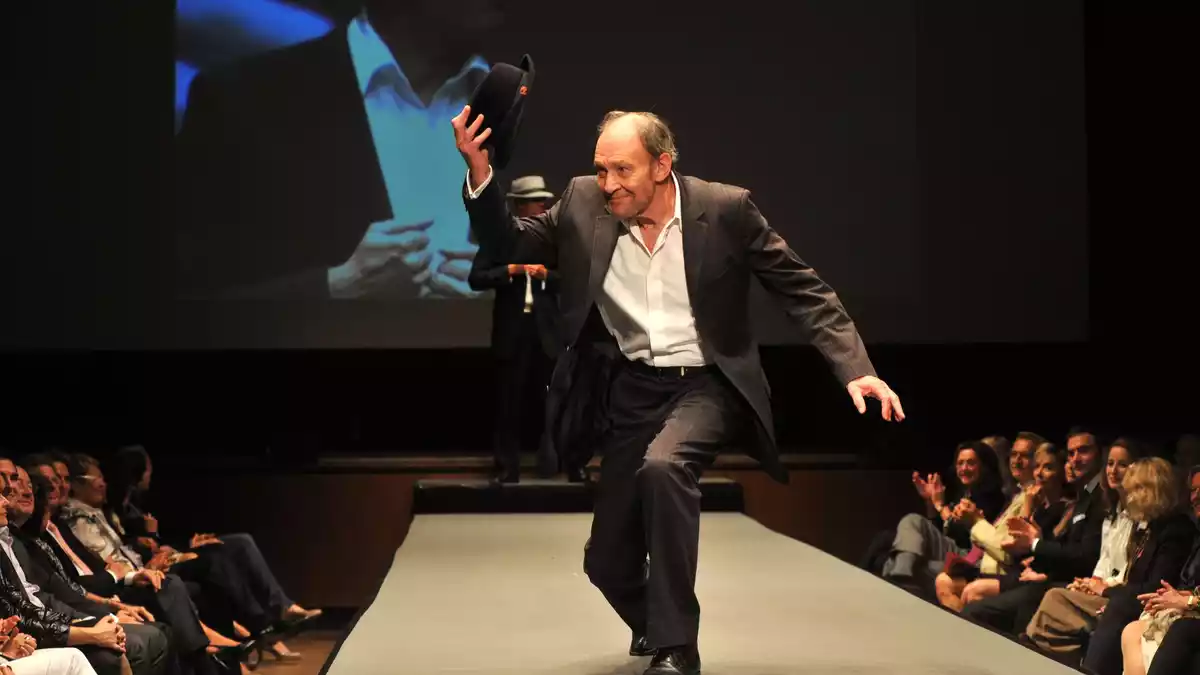 Michael Mendl stand ein Vierteljahrhundert auf Theaterbühnen. Erst mit 49 Jahren kam er zum Film. - Bild: picture alliance / dpa