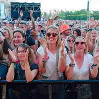 Insgesamt werden 250.000 Menschen beim Festival erwartet. - Foto: Uwe Anspach/dpa