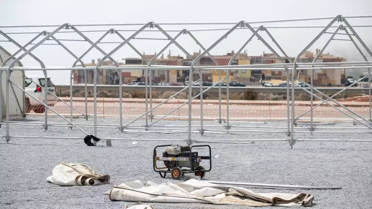 Auch im Stadtteil Rosales von Ceuta entsteht zurzeit ein provisorisches Zeltlager für rund 900 Migranten. - Bild: Marcos Moreno/EUROPA PRESS/dpa