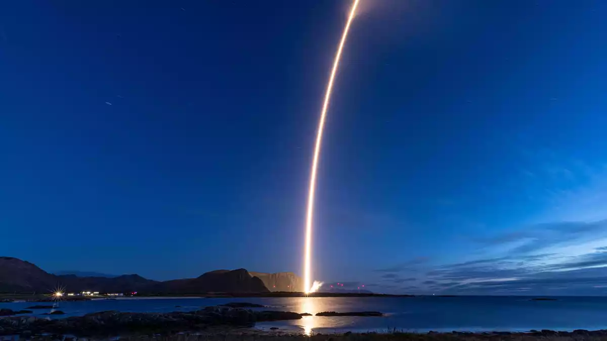 Als Nutzlast hatte die Spectrum-Rakete fünf wissenschaftliche Satelliten mehrerer Universitäten und ein wissenschaftliches Experiment geladen.  - Bild: -/Isar Aerospace/dpa