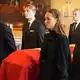 Høiby (2. v. r.) war in den Tagen der Trauer im engsten Kreis der Familie. (Archivbild) - Bild: Ole Berg-Rusten/Pool NTB/AP/dpa