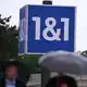 1&1-Logo am Düsseldorfer Standort des Konzerns. (Archivbild) - Bild: Wolf von Dewitz/dpa