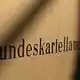 Das Bundeskartellamt geht davon aus, dass Vodafone den Konkurrenten 1&1 kartellrechtswidrig behindert hat - so steht es in einer vorläufigen Einschätzung der Wettbewerbshüter. (Archivbild) - Bild: Wolf von Dewitz/dpa