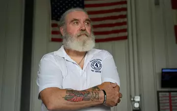 Achtmal hat sich Curt Andrews schon Hautkrebs entfernen lassen müssen - an den Stellen seines Körpers, die vor 25 Jahren dem Staub ausgesetzt waren, den die Anschläge auf die Türme des World Trade Centers verursacht haben.  - Foto: Anne Pollmann/dpa