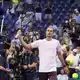 Alexander Zverev bedankt sich bei den Fans.  - Bild: Frank Franklin II/AP/dpa