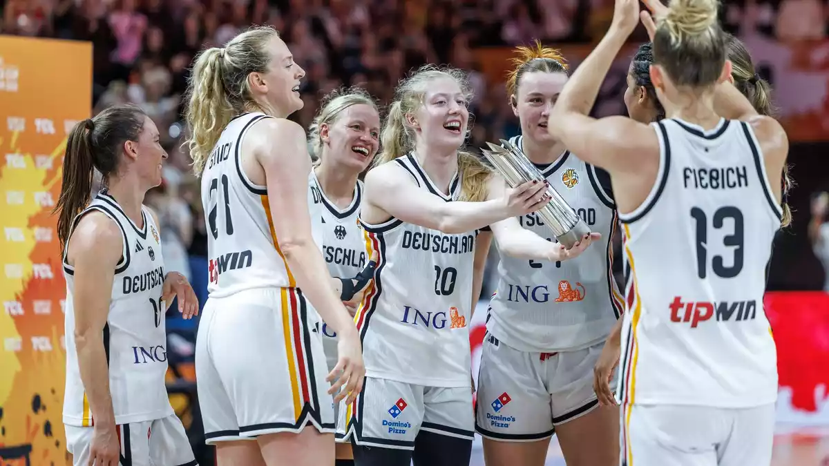 Mit dem Sieg gegen Japan sind die deutschen Basketballerinnen im WM-Turnier angekommen. - Bild: Andreas Gora/dpa