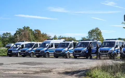 Am Hambacher Forst läuft ein Großeinsatz der Polizei. - Foto: Christoph Reichwein/dpa
