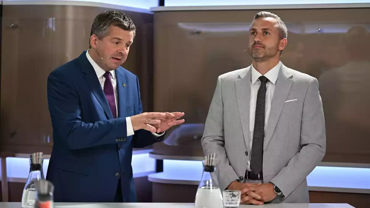 Der eine will Regierungschef bleiben, der andere will es werden: Sven Schulze und Ulrich Siegmund. (Archivbild) - Bild: Hendrik Schmidt/dpa pool/dpa