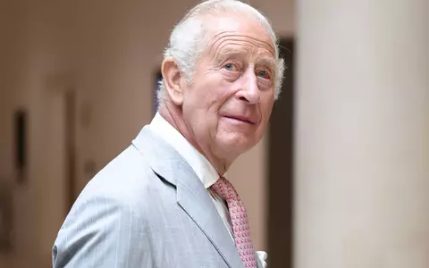 Dass Charles nicht selbst zur Beerdigung von Harald V. reist, mag auf den ersten Blick erstaunen - ist aber in der britischen Monarchie übliche Praxis. - Foto: Toby Shepheard/PA Wire/dpa