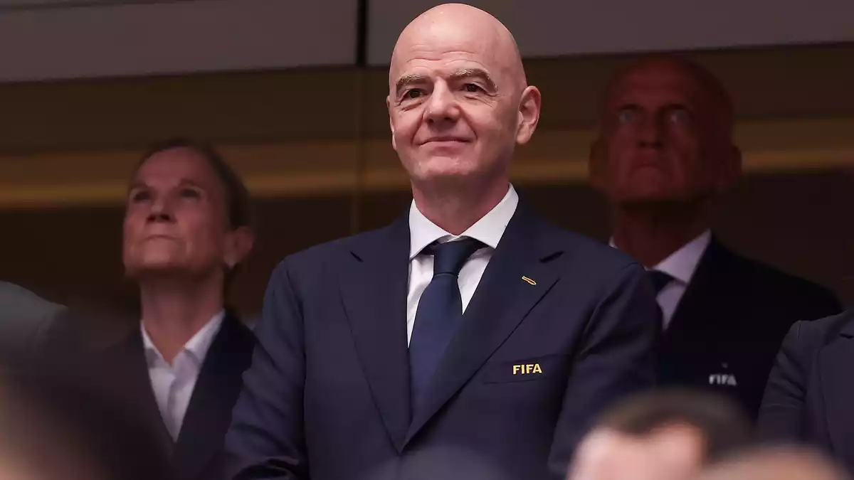 FIFA-Präsident Gianni Infantino hält an der Wiederwahl fest. (Archivbild) - Bild: Sam Hodde/AP/dpa
