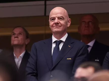 FIFA-Präsident Gianni Infantino hält an der Wiederwahl fest. (Archivbild) - Foto: Sam Hodde/AP/dpa