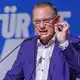 AfD-Chef Tino Chrupalla spricht von einer blauen Welle und setzt auf steigenden AfD-Zuspruch auf Bundesebene (Archivbild) - Bild: Jens Büttner/dpa