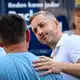 Egal, wo Ulrich Siegmund (AfD) im Wahlkampf hinkam – Hunderte Menschen wollten bei den Terminen ein Foto mit dem AfD-Politiker machen. (Archivbild) - Bild: Heiko Rebsch/dpa