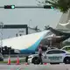 Das Flugzeug rollte über eine Landebahn hinaus. - Bild: Lynne Sladky/AP/dpa