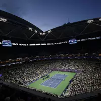 Ganz besondere Atmosphäre im Arthur Ashe Stadium. - Foto: Adam Hunger/AP/dpa