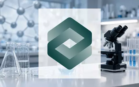Moderne Laborumgebung mit wissenschaftlichen Instrumenten als Symbol für pharmazeutische Forschung und Finanzplanung. - Foto: über boerse-global.de