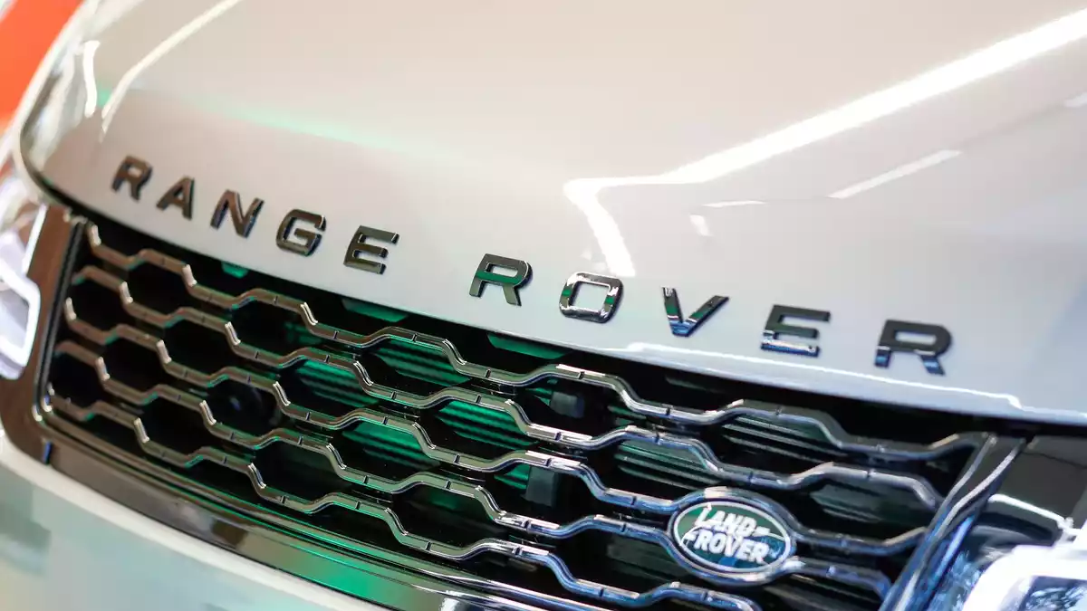 Jaguar Land Rover streicht Tausende Stellen. (Archivbild) - Bild: Gerald Matzka/dpa-Zentralbild/dpa