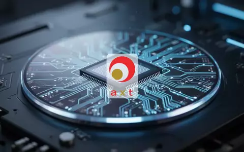 Ein glänzender Halbleiter-Wafer in einer technologischen Umgebung als Symbol für industrielles Wachstum. - Foto: über boerse-global.de