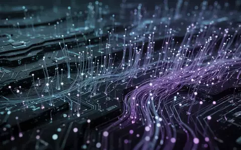 Abstrakte Darstellung eines digitalen Datenstroms mit leuchtenden Lichtleitern und komplexen Schaltkreisstrukturen. - Foto: über boerse-global.de