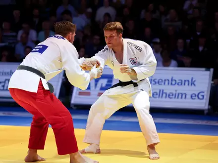 Deutschlands Olympia-Starter Timo Cavelius (r) wurde Opfer einer Prügel-Attacke. (Archivfoto) - Foto: Erik Gruhn/Deutscher Judo-Bund/dpa