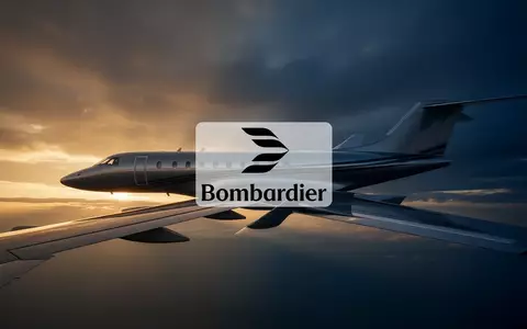 Silhouette eines modernen Privatjets vor einem dramatischen Abendhimmel, symbolisierend die Luftfahrtindustrie. - Foto: über boerse-global.de