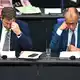 Kanzler und Vizekanzler stehen unter Druck. - Bild: Elisa Schu/dpa