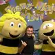 Foto von 2001: Damals trat Karel Gott mit Maja und Willi in einer Biene-Maja-Geburtstagsshow auf. (Archivbild) - Bild: Bernd Wüstneck/dpa-Zentralbild/dpa