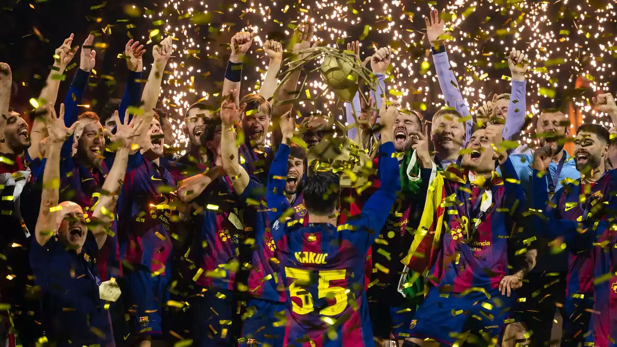 Titelverteidiger FC Barcelona gehört erneut zu den großen Favoriten. (Archivbild) - Bild: Marius Becker/dpa