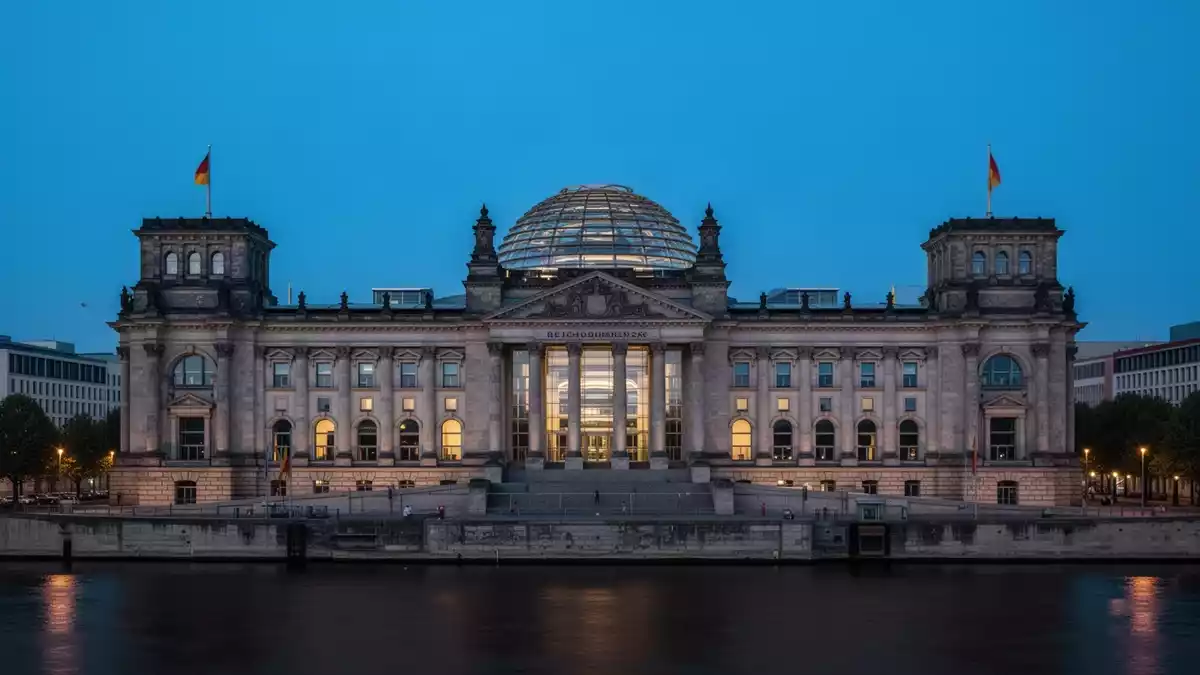Bundeshaushalt 2027: Mehr Geld für Verteidigung, weniger für Soziales