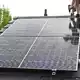 Viele Hausbesitzer haben sich eine Photovoltaikanlage aufs Dach montieren lassen, der Staat fördert dies allerdings nicht mehr so wie in früheren Jahren. (Archivbild) - Bild: Bernd Weißbrod/dpa